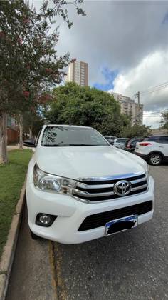 TOYOTA HILUX 2.8 SR 4X4 CD 16V DIESEL 4P AUTOMÁTICO